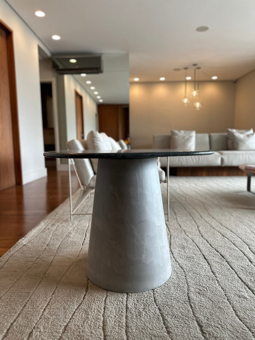 Mesa Lateral “Concrete” – Estúdio Bola