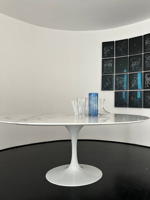 Mesa de Jantar Saarinen