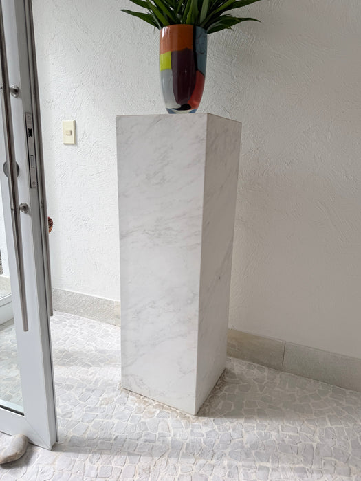 Coluna Pedestal em Mármore
