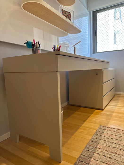 Mesa de Trabalho com Gaveteiro