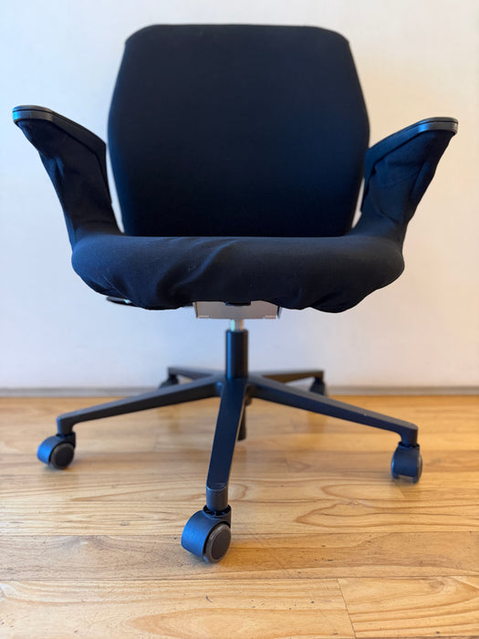 Cadeira Ergonômica de Escritório "Worknest" Preta – Ronan & Erwan Bouroullec para Vitra