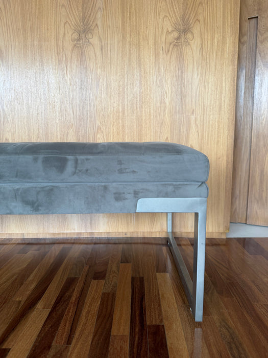 Banco "Pure" em Camurça - Edson Garcia para Artefacto