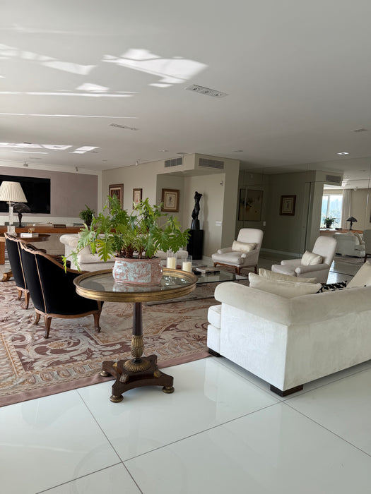 Mesa Lateral Clássica em Madeira e Tampo Vidro