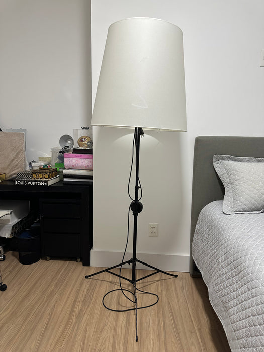 Luminária de Piso "Gilda" – Enrico Franzolini para Pallucco