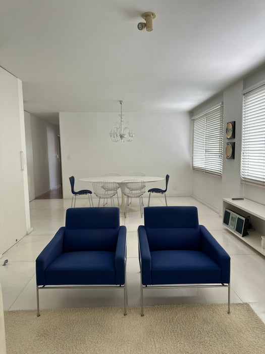 Par de Poltronas "Series 3300" - Arne Jacobsen para Fritz Hansen