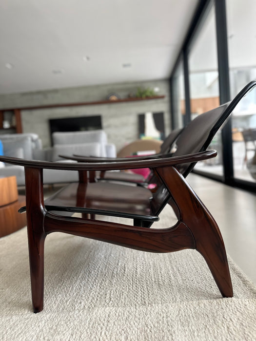 Par de Poltronas “Diz” – Atribuídas a Sérgio Rodrigues (não possui certificado)