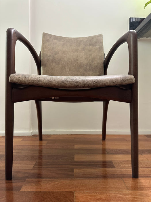 Conjunto de 8 Cadeiras “Dinna” com Braços – Jader Almeida