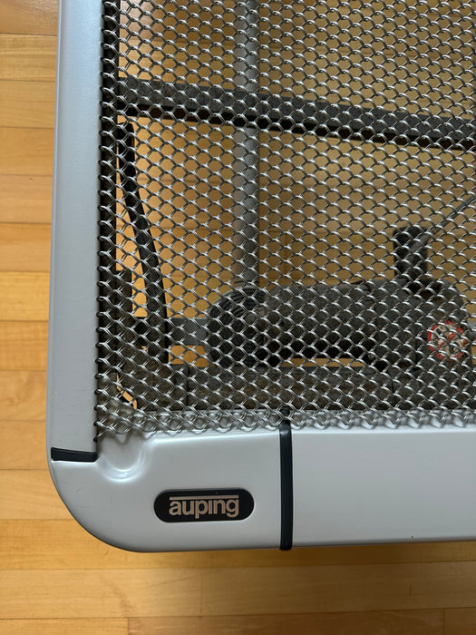 Cama King Size "Royal" com 2 Motores, Colchão "Maestro" e Mesas Laterais – Auping para Collectania