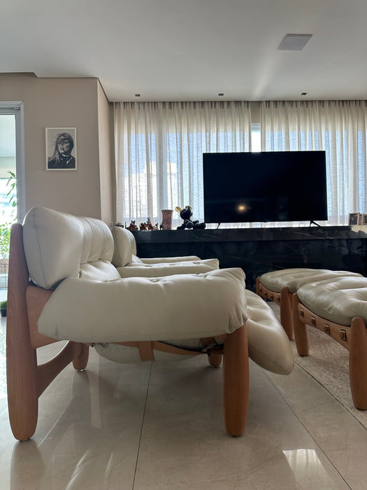 Poltrona "Mole" com Banqueta em Couro – Sérgio Rodrigues para Dpot