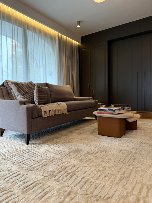 Sofá "Nola" de 3 Lugares em Tweed Cinza – Arteriors
