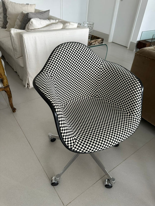 Poltrona "Eames Shell Task" - Herman Miller