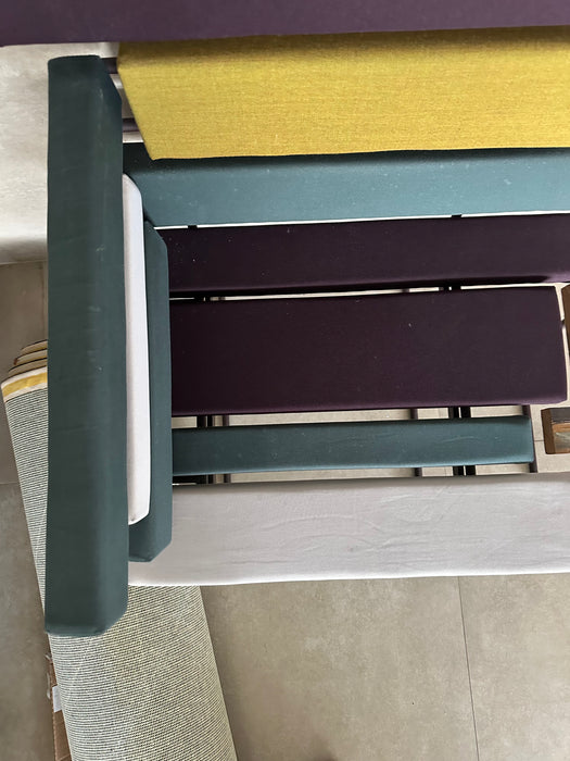 Par de Poltronas "Tiras" com Mesa - ,Ovo