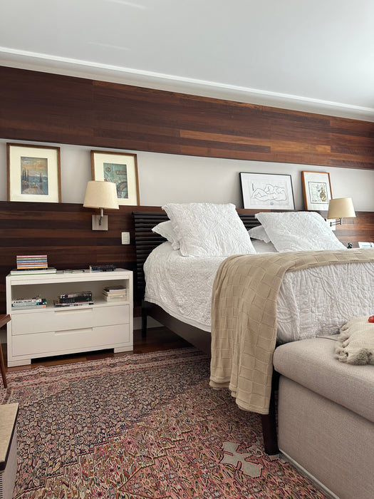 Par de Mesas de Cabeceira