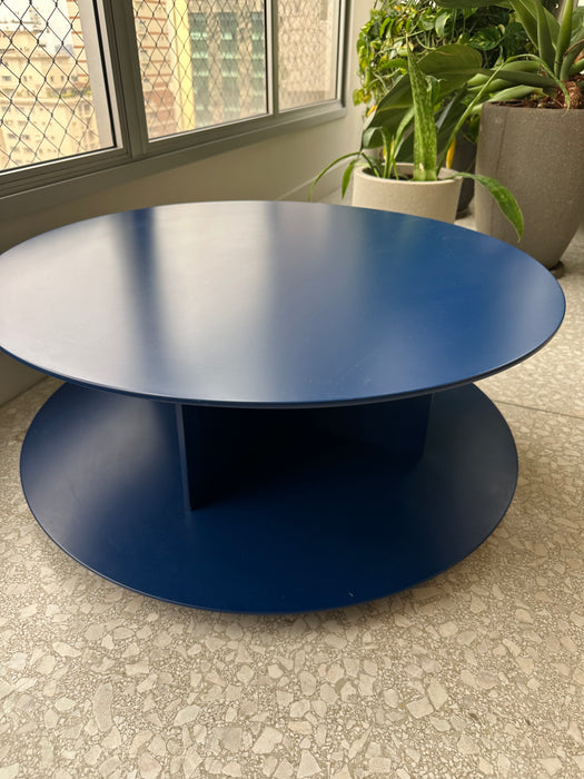 Mesa de Centro "Vigg" Azul – Jader Almeida