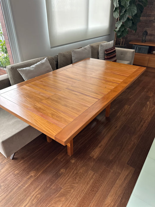 Mesa de Jantar “Nelson” com 6 Cadeiras “Atibaia” – Paulo Alves