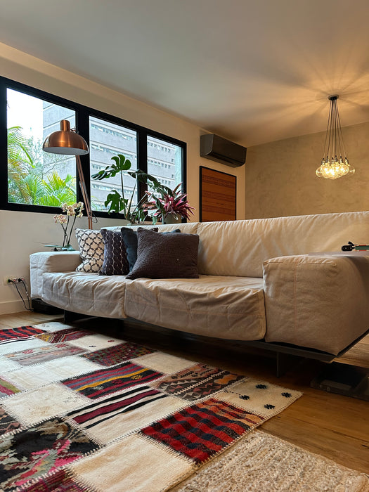 Sofá "Lasso" em Lona (pufes vendidos separadamente) – Estúdio Bola