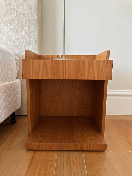 Par de Mesas de Cabeceira em Madeira com 1 Gaveta - Brentwood