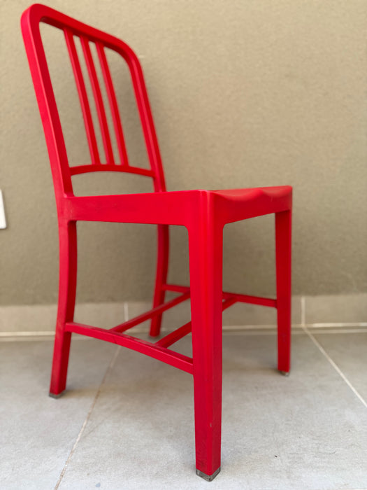 Par de Cadeiras “111 Navy” Vermelhas – Emeco
