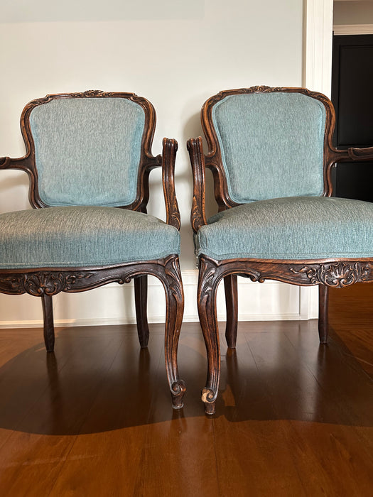 Par de Poltronas Luís XV – Basile Antiquário