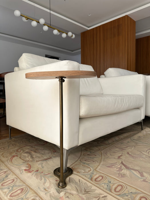 Par de Poltronas (não acompanha mesa auxiliar)