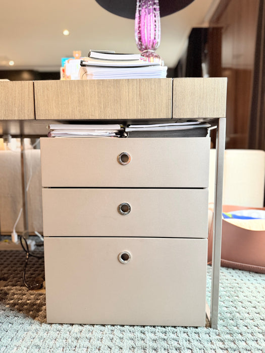 Escrivaninha "Chrome" com Gaveteiro – Artefacto