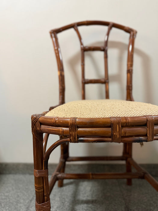 Mesa de Jantar com 8 Cadeiras em Bambu