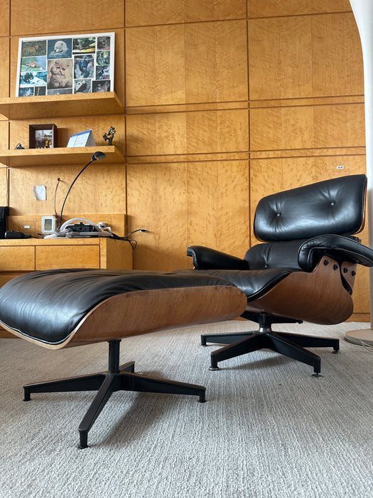 Poltrona “Eames Lounge” com Banqueta – Charles & Ray Eames / Herman Miller para Móveis Tepperman