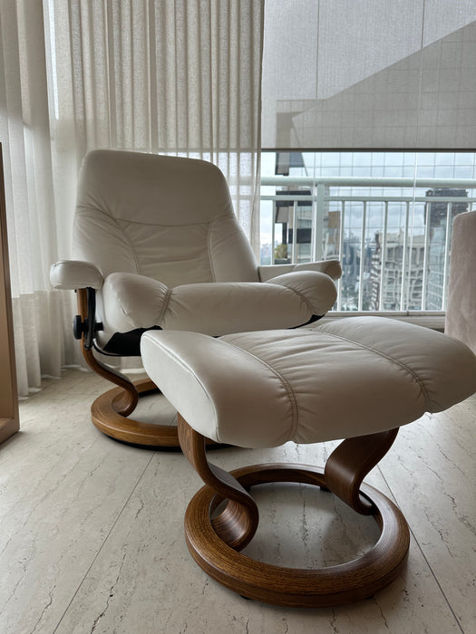 Poltrona "StressLess" com Pufe - Ekornes