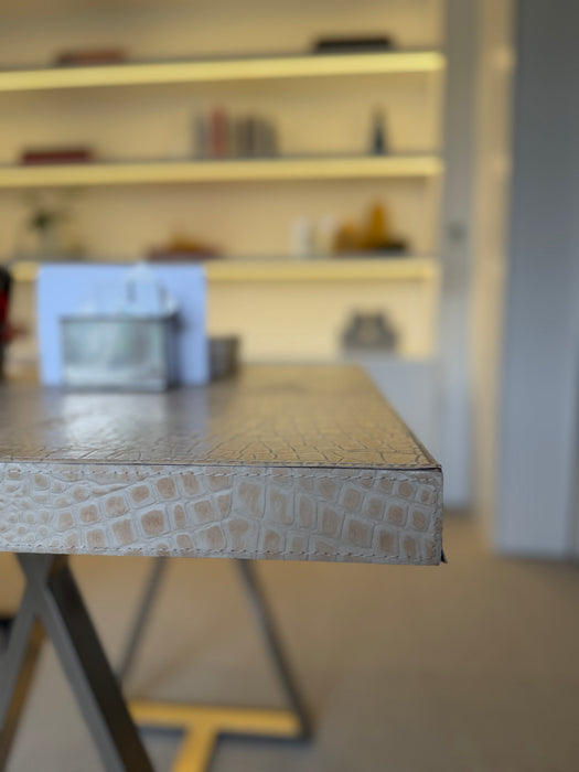 Mesa de Escritório Cavalete em Couro