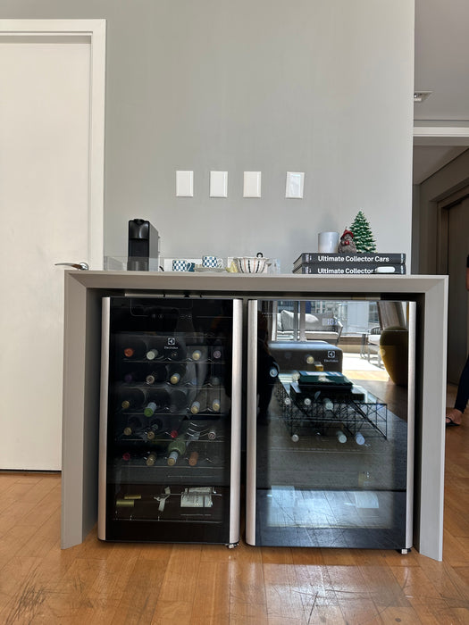 Aparador em Laca Cinza (adegas não inclusas)