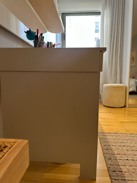 Mesa de Trabalho com Gaveteiro
