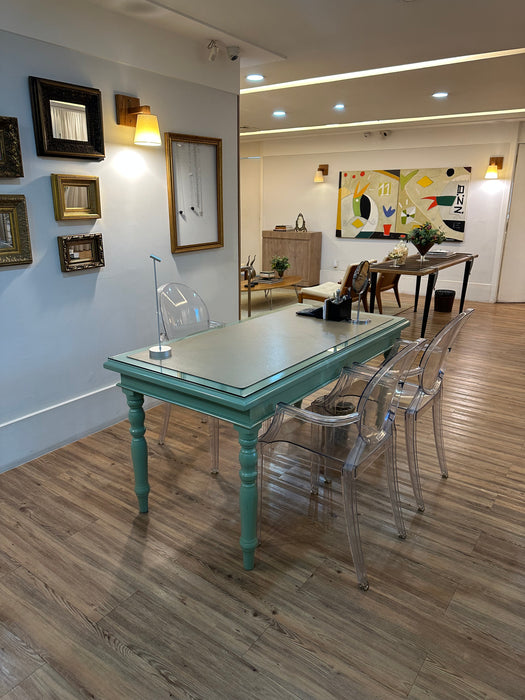 Mesa em Laca Verde com Vidro