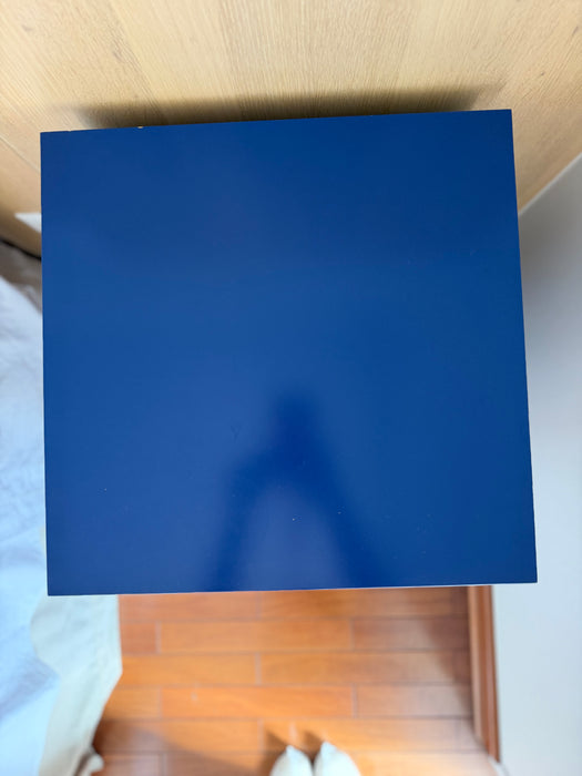 Mesa de Cabeceira Azul