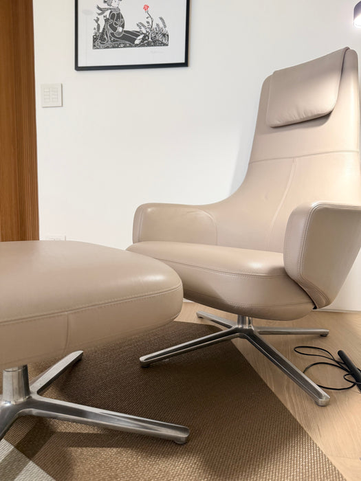 Poltrona "Repos"  com Banqueta em Couro - Antonio Citterio Para Vitra
