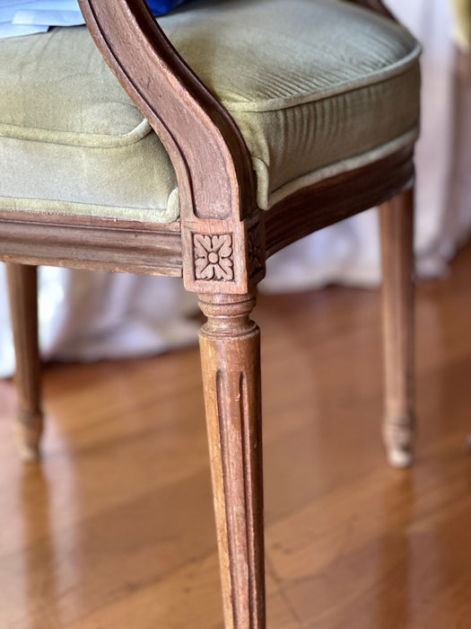 Mesa de Jogos com 5 Cadeiras