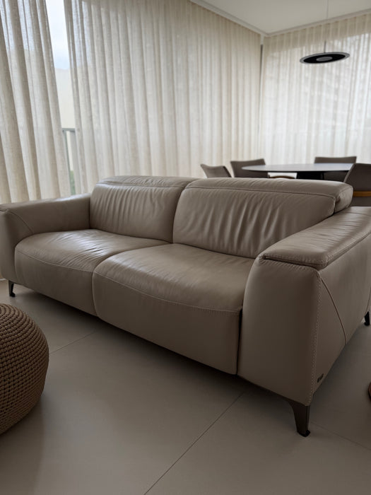 Sofá Automatizado de 3 Lugares em Couro – Natuzzi
