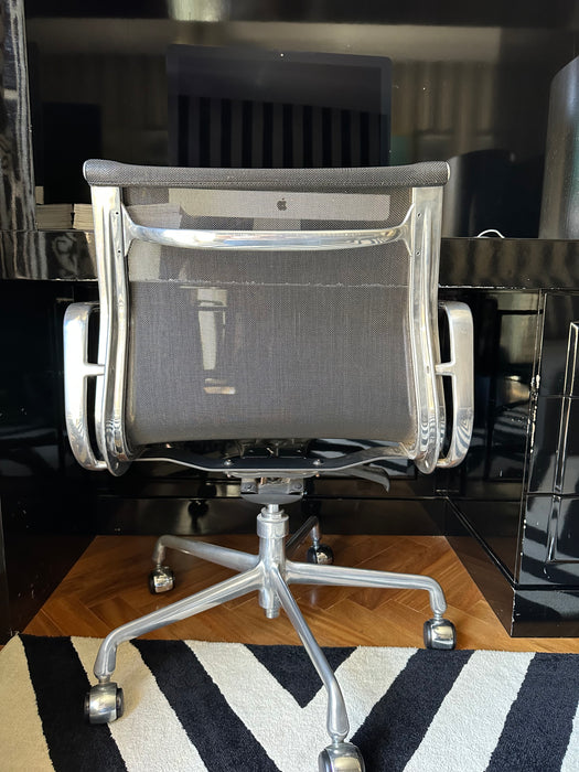 Cadeira de Escritório "Eames" - Clássica Design