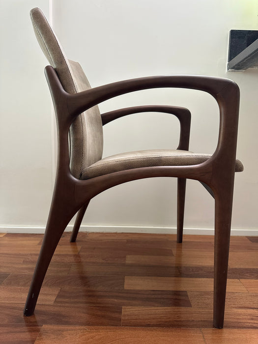 Conjunto de 8 Cadeiras “Dinna” com Braços – Jader Almeida