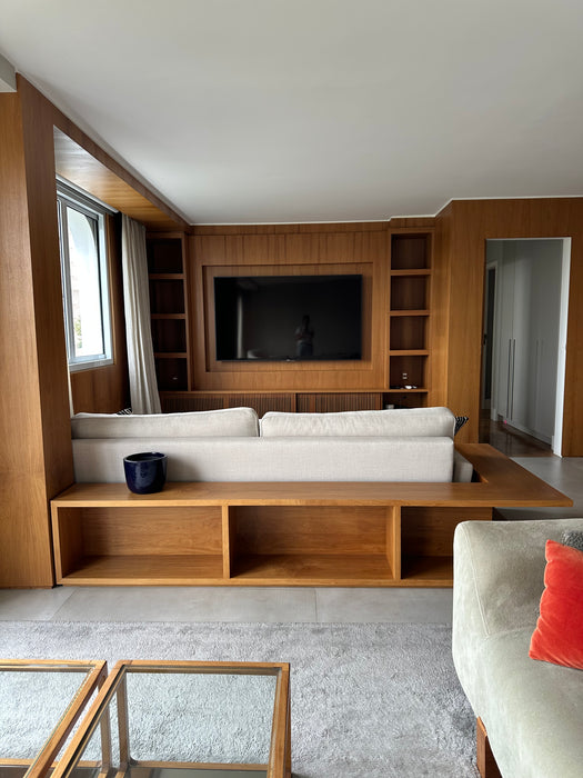 Sofá com Pufe e Aparador – Micasa / Marcenaria (aparador)