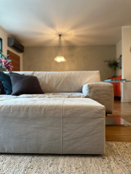 Sofá "Lasso" em Lona (pufes vendidos separadamente) – Estúdio Bola