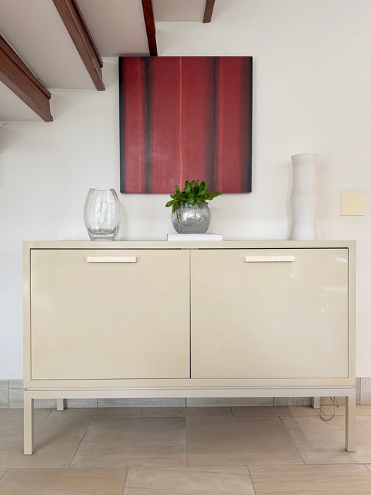 Buffet em Laca 2 Portas