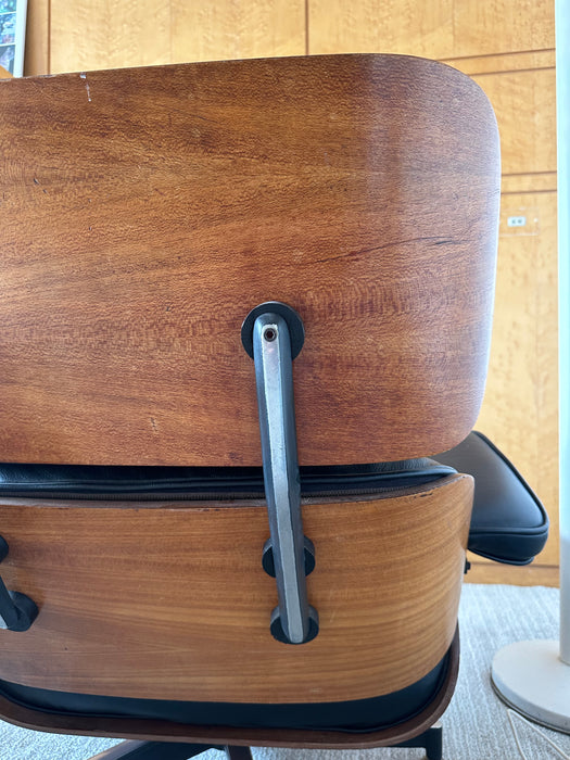 Poltrona “Eames Lounge” com Banqueta – Charles & Ray Eames / Herman Miller para Móveis Tepperman