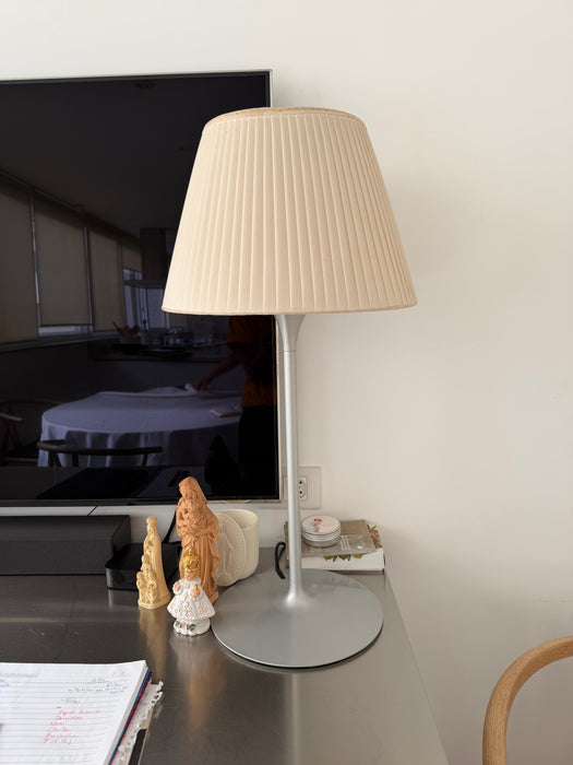 Luminária de Mesa “Romeo” – Philippe Starck para Flos
