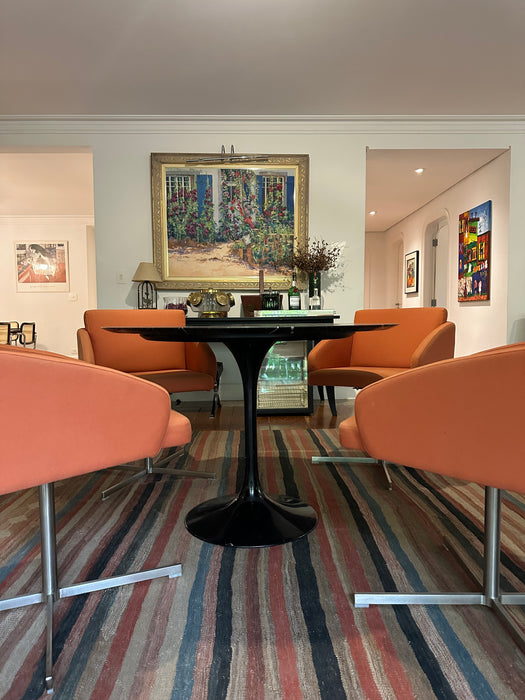 Mesa de Jantar "Saarinen" em Mármore Nero