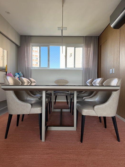 Conjunto com 8 Cadeiras em Couro – Brentwood
