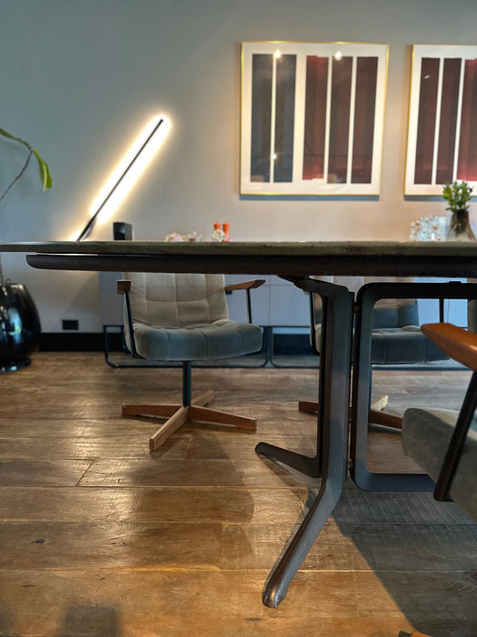 Mesa de Jantar "Legg" em Mármore – Jader Almeida
