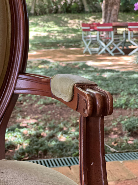 Mesa de Jogos com 5 Cadeiras