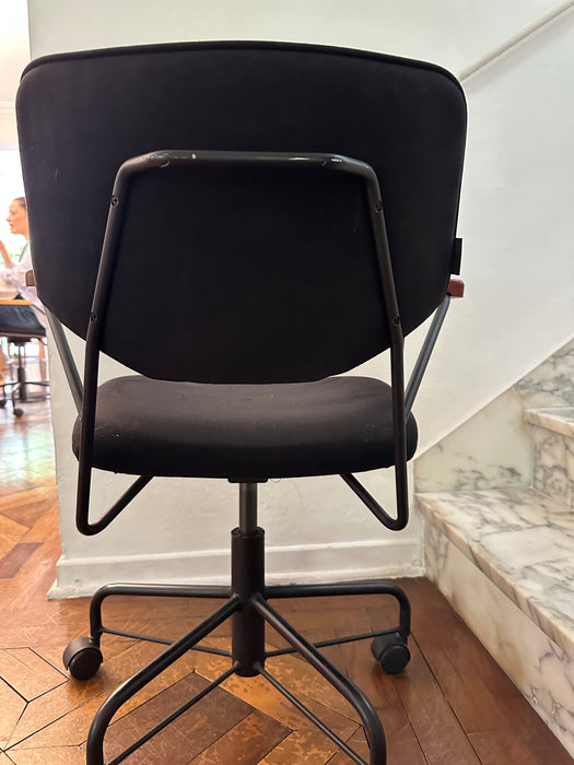 Conjunto com 4 Cadeiras "Serafina" – Fernando Jaeger