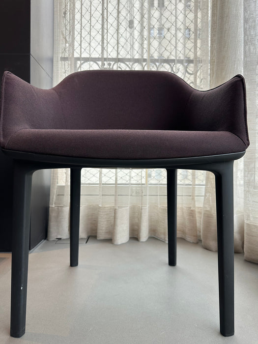 Conjunto com 8 Cadeiras “Soft Shell” com Braços – Ronan & Erwan Bouroullec para Vitra