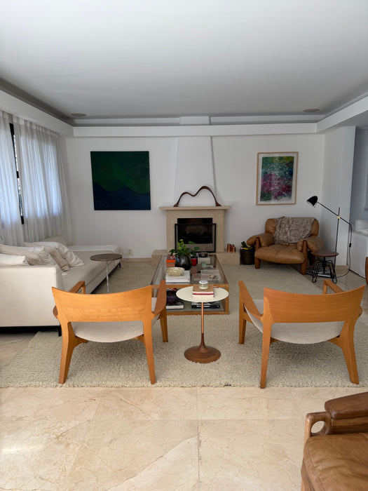 Poltrona "Mirah" – Jader Almeida